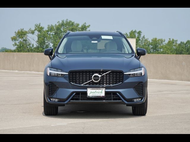 2024 Volvo XC60 Core Dark Theme