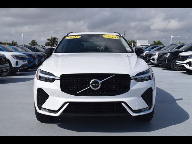 2024 Volvo XC60 Core Dark Theme