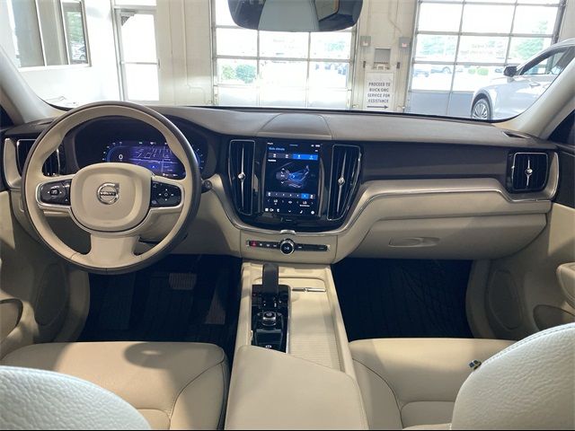 2024 Volvo XC60 Core Dark Theme