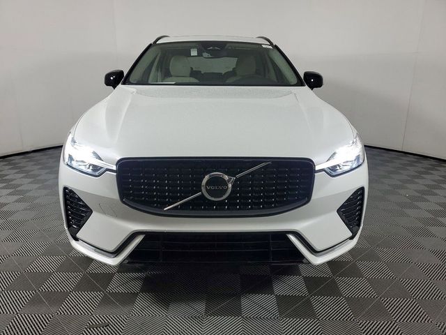 2024 Volvo XC60 Core Dark Theme