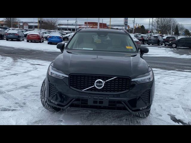 2024 Volvo XC60 Core Dark Theme