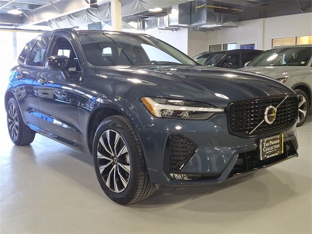 2024 Volvo XC60 Core Dark Theme