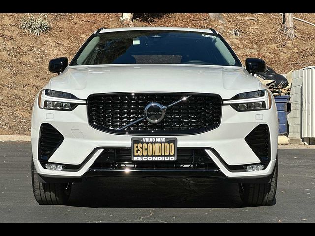 2024 Volvo XC60 Core Dark Theme