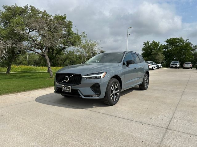 2024 Volvo XC60 Core Dark Theme