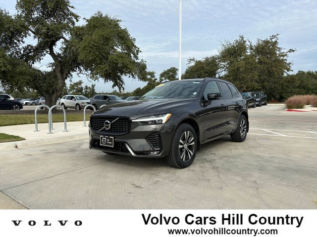 2024 Volvo XC60 Core Dark Theme