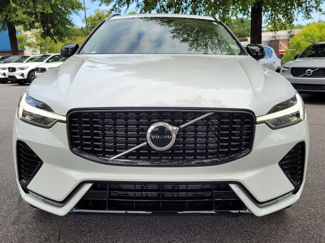 2024 Volvo XC60 Core Dark Theme