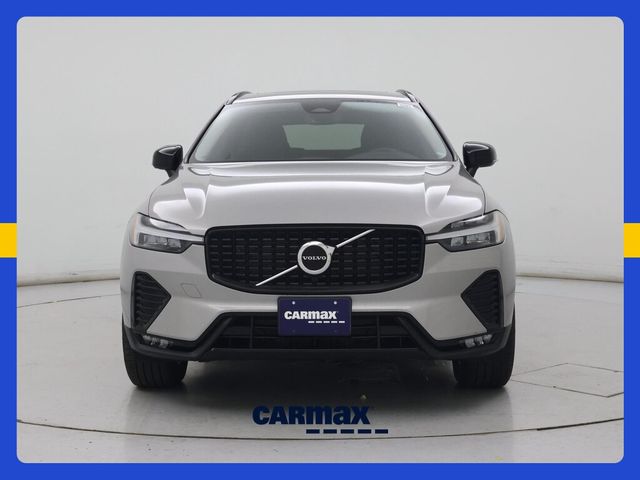 2024 Volvo XC60 Core Dark Theme