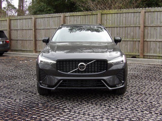 2024 Volvo XC60 Plus Dark Theme