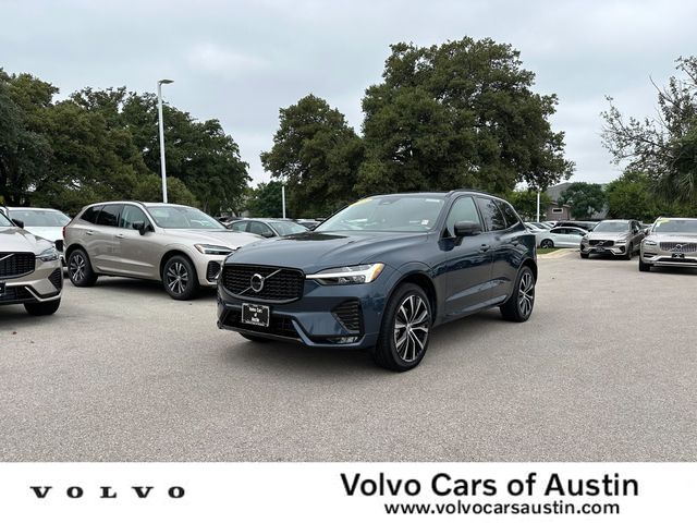 2024 Volvo XC60 Plus Dark Theme