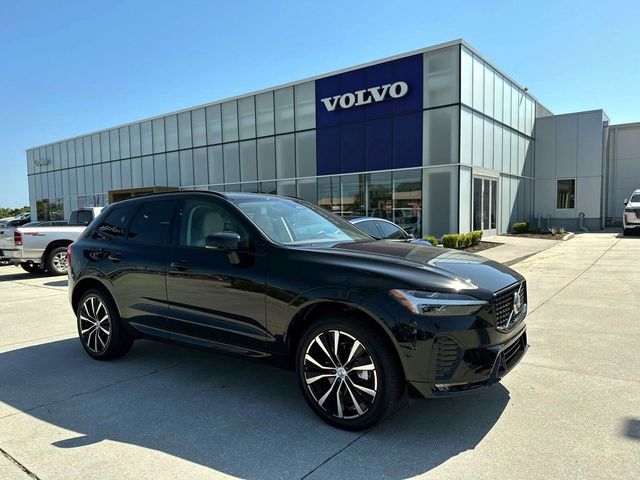 2024 Volvo XC60 Plus Dark Theme