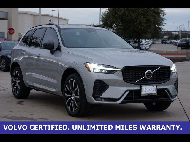 2024 Volvo XC60 Plus Dark Theme