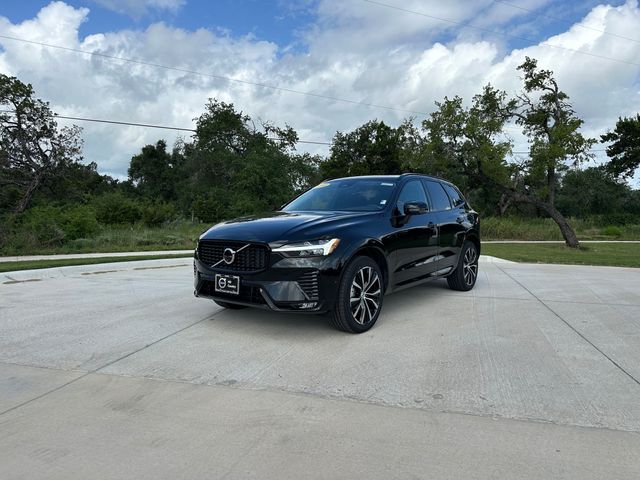 2024 Volvo XC60 Plus Dark Theme