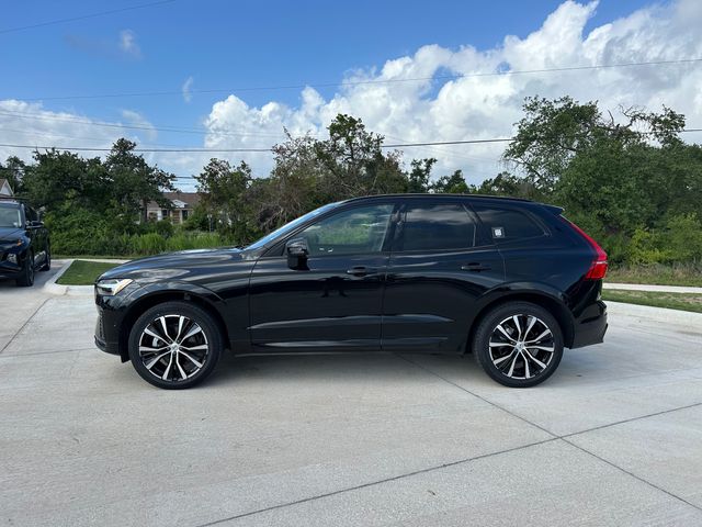 2024 Volvo XC60 Plus Dark Theme