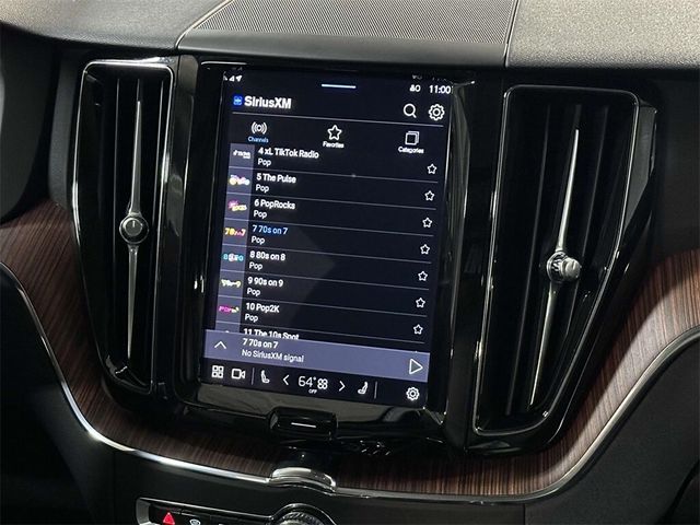 2024 Volvo XC60 Plus Dark Theme