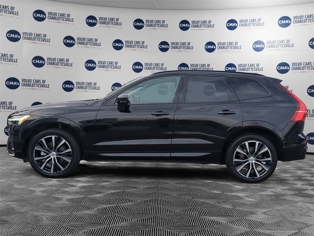 2024 Volvo XC60 Plus Dark Theme