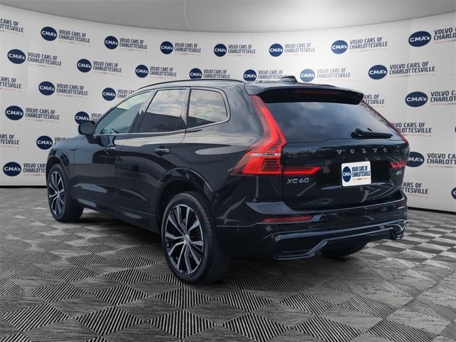 2024 Volvo XC60 Plus Dark Theme