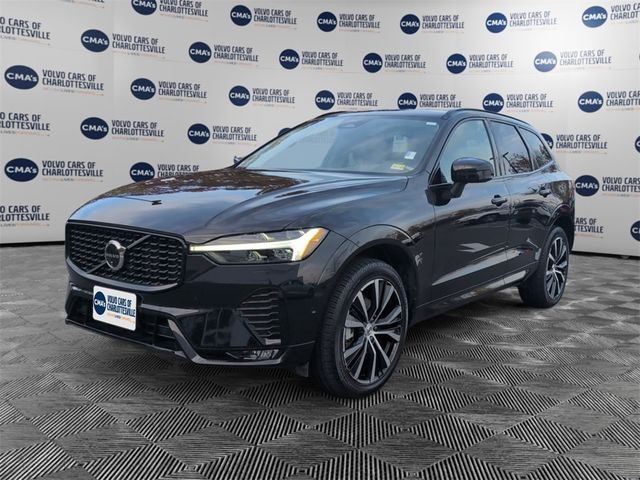 2024 Volvo XC60 Plus Dark Theme