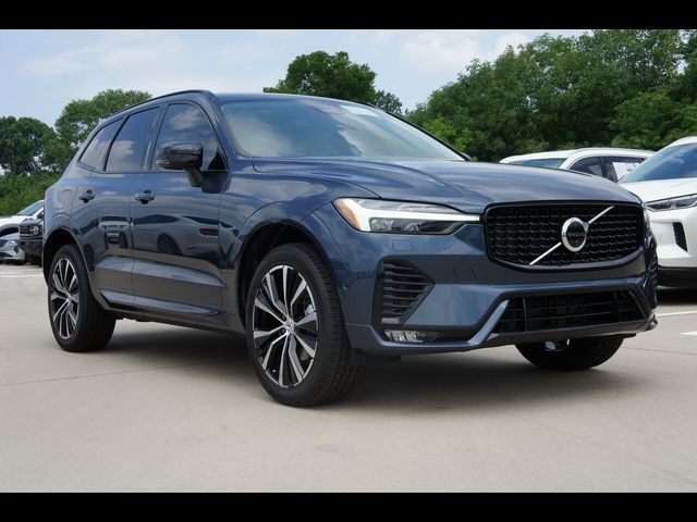 2024 Volvo XC60 Plus Dark Theme