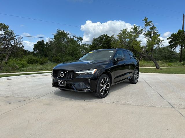 2024 Volvo XC60 Plus Dark Theme