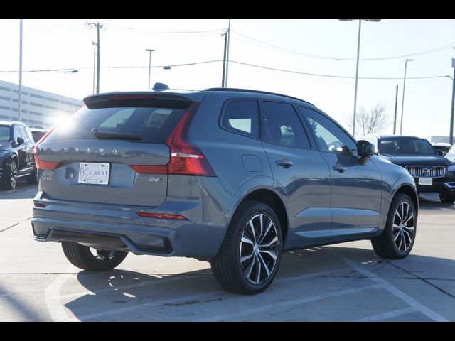 2024 Volvo XC60 Plus Dark Theme