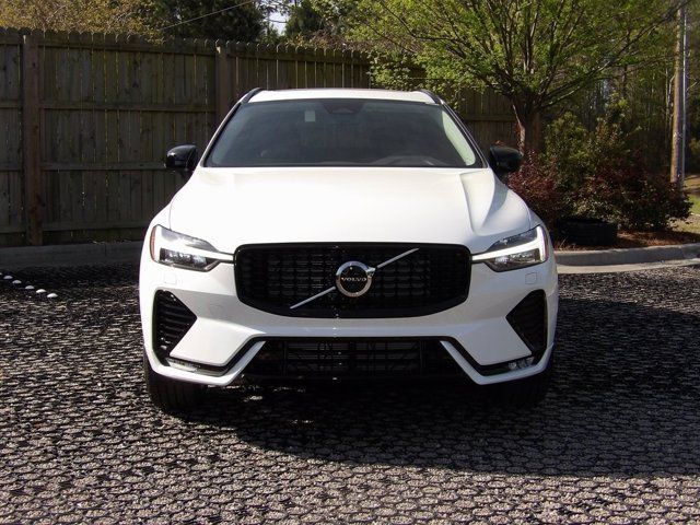 2024 Volvo XC60 Plus Dark Theme