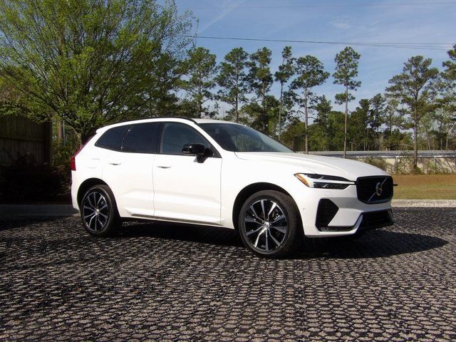 2024 Volvo XC60 Plus Dark Theme