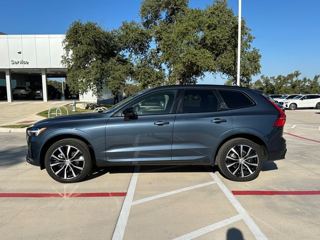 2024 Volvo XC60 Plus Dark Theme