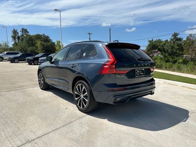 2024 Volvo XC60 Plus Dark Theme