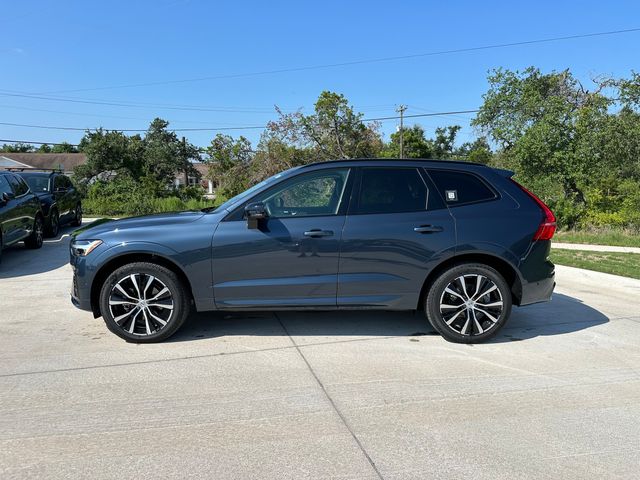 2024 Volvo XC60 Plus Dark Theme