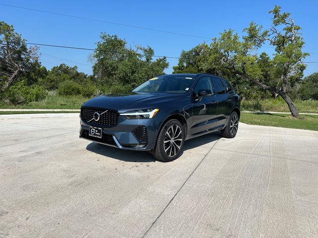 2024 Volvo XC60 Plus Dark Theme