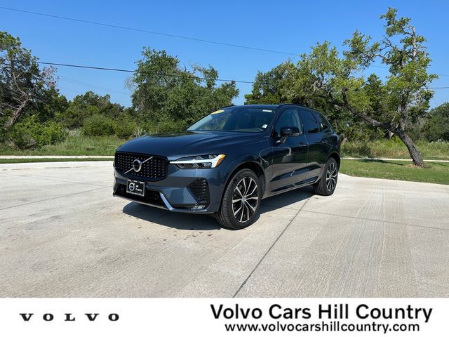 2024 Volvo XC60 Plus Dark Theme