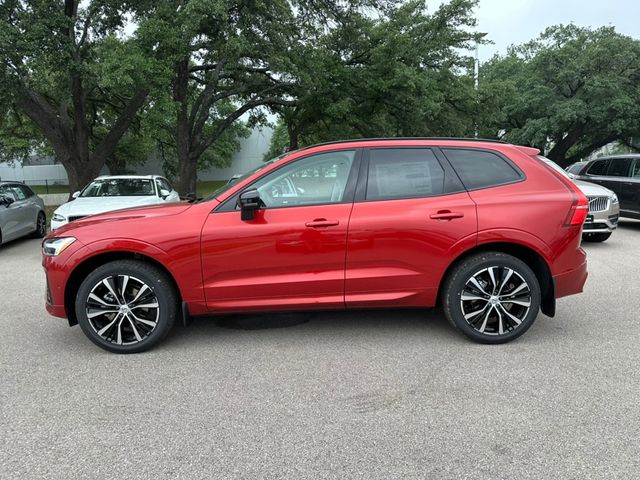 2024 Volvo XC60 Plus Dark Theme