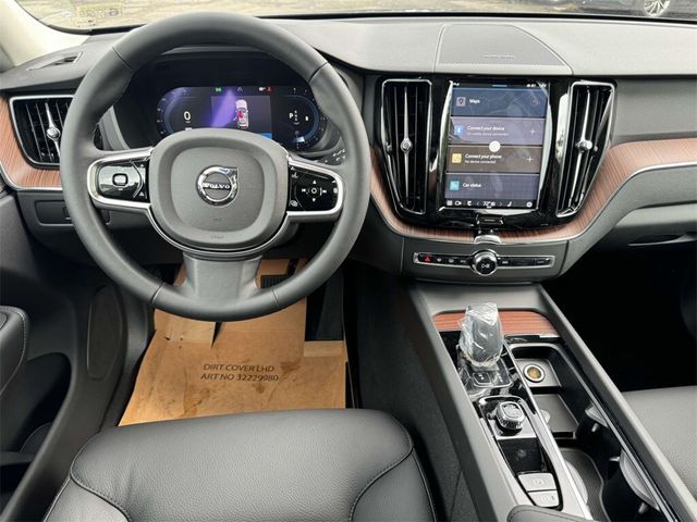 2024 Volvo XC60 Plus Dark Theme