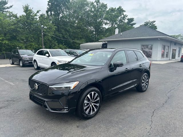 2024 Volvo XC60 Plus Dark Theme