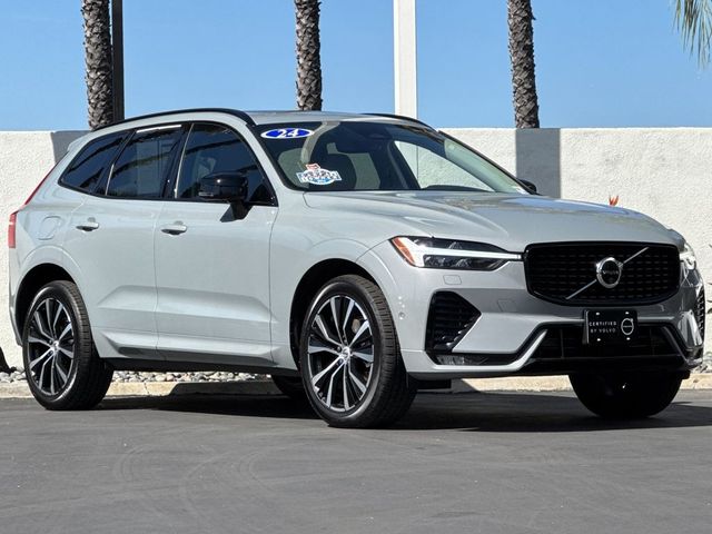 2024 Volvo XC60 Plus Dark Theme