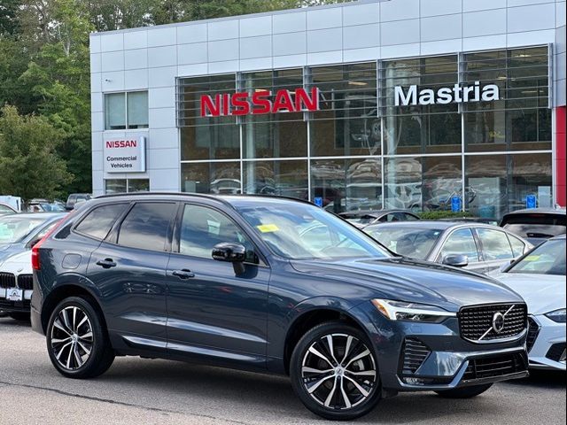 2024 Volvo XC60 Plus Dark Theme