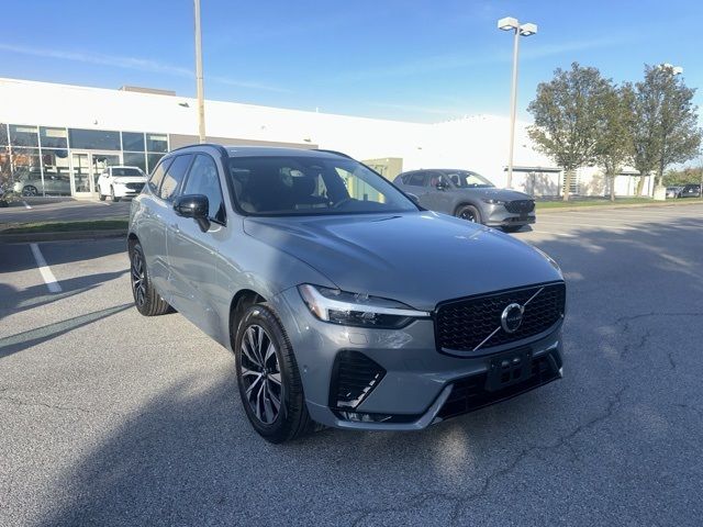 2024 Volvo XC60 Plus Dark Theme