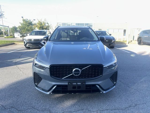 2024 Volvo XC60 Plus Dark Theme