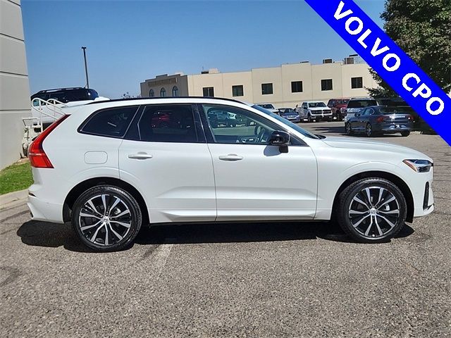 2024 Volvo XC60 Plus Dark Theme