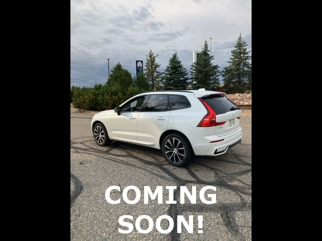 2024 Volvo XC60 Plus Dark Theme