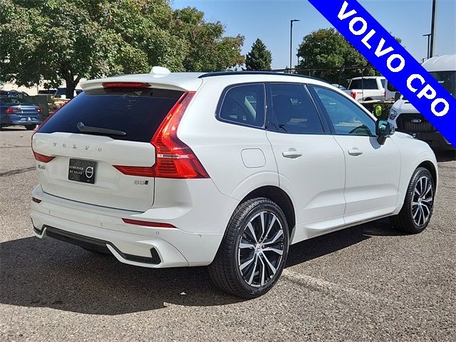 2024 Volvo XC60 Plus Dark Theme