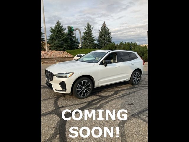 2024 Volvo XC60 Plus Dark Theme