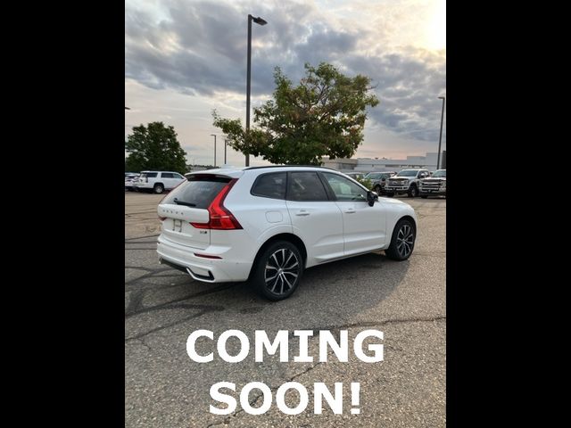 2024 Volvo XC60 Plus Dark Theme