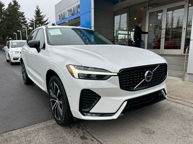 2024 Volvo XC60 Plus Dark Theme