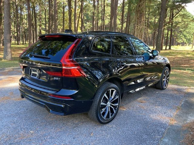 2024 Volvo XC60 Plus Dark Theme