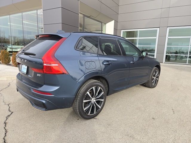 2024 Volvo XC60 Plus Dark Theme