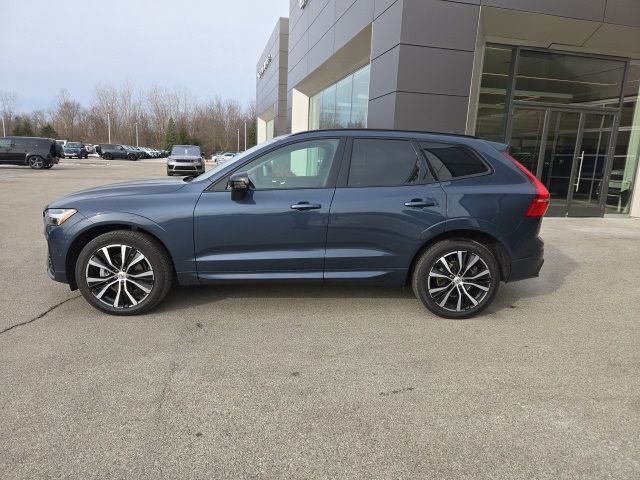 2024 Volvo XC60 Plus Dark Theme