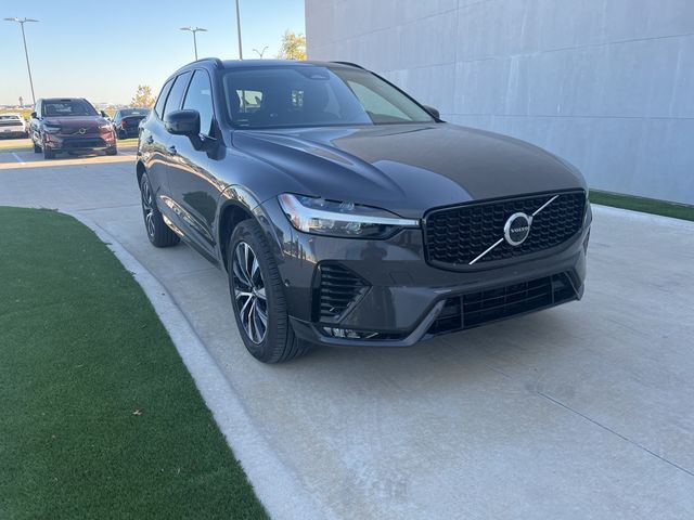 2024 Volvo XC60 Plus Dark Theme