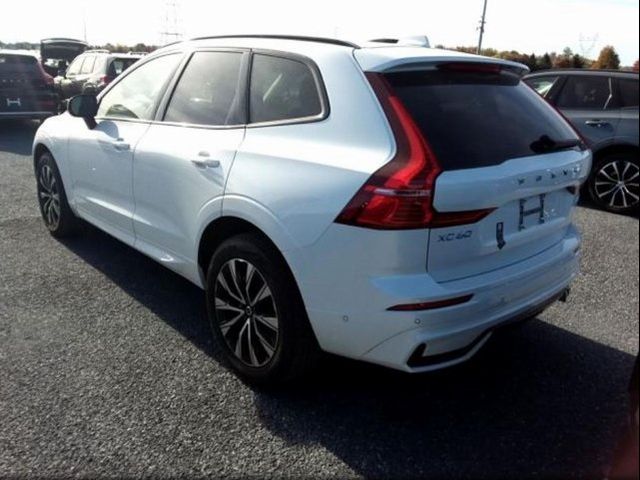 2024 Volvo XC60 Plus Dark Theme