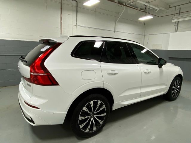 2024 Volvo XC60 Plus Dark Theme